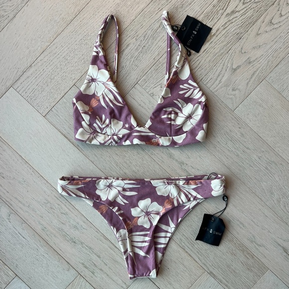 *new with tags* revolve stone fox swim hawaiian print purple bikini top & bottom - Picture 3 of 14